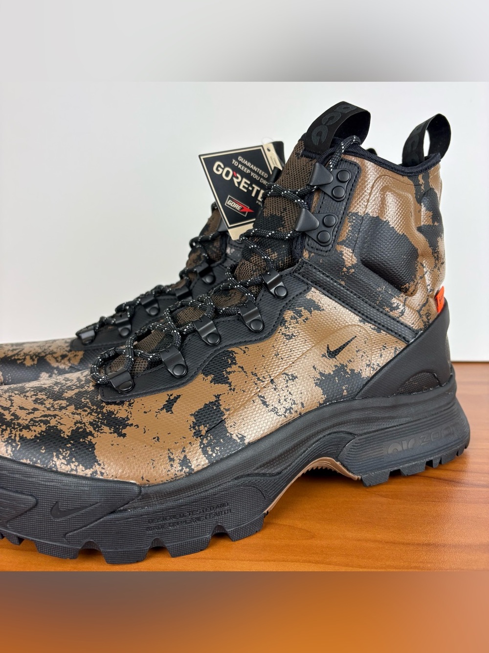 Nike ACG Zoom Gaiadome GoreTex Boots - Picture 10 of 12